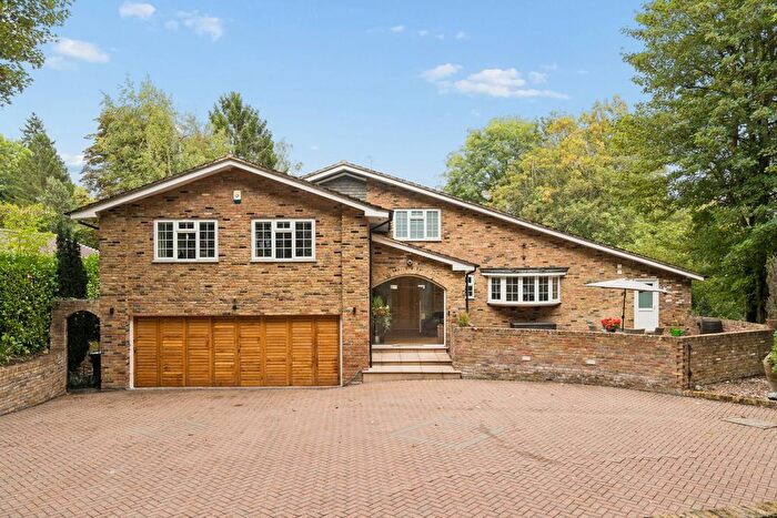 5 Bedroom Detached House For Sale In The Clump, Rickmansworth, Herts, WD3