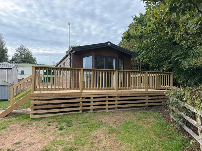 2 Bedroom Caravan For Sale In MIll Lane, Hawksworth, Leeds, LS20