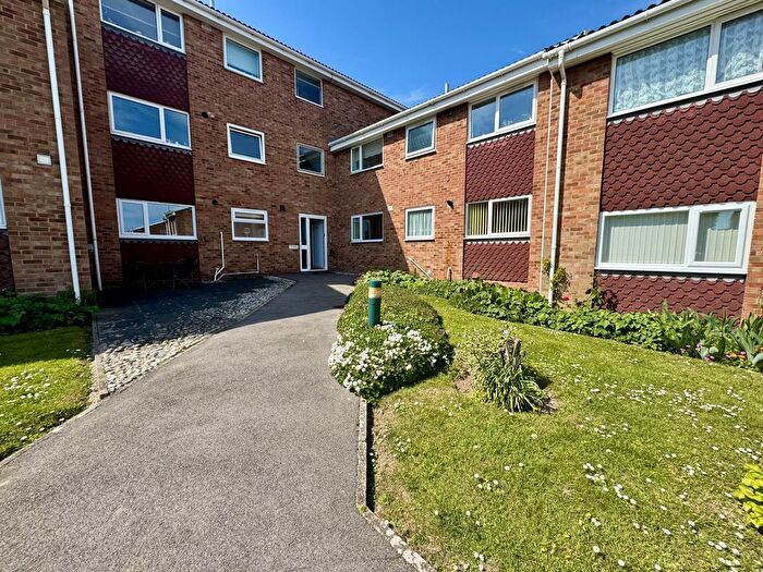 2 Bedroom Flat To Rent In Princess Margaret Avenue, Cliftonville, Margate, CT9