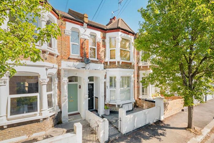 2 Bedroom Flat For Sale In Ashburnham Road, Kensal Rise, NW10