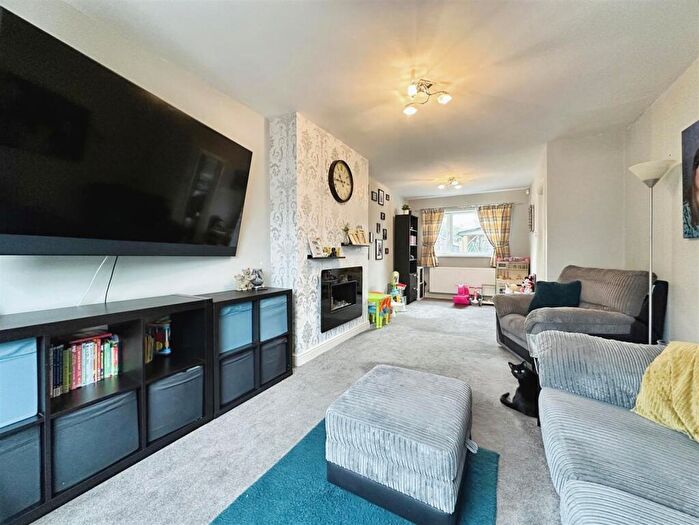 3 Bedroom Terraced House For Sale In Wymersley Road, Hull, HU5