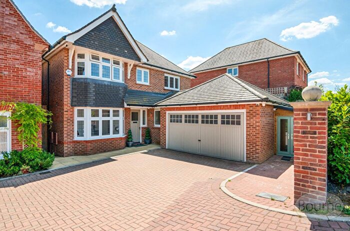4 Bedroom Detached House For Sale In Keyworths Place, Alton, Hampshire, GU34