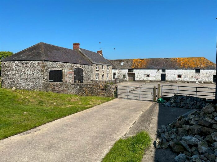 4 Bedroom Property For Sale In Laugharne, Carmarthen, SA33