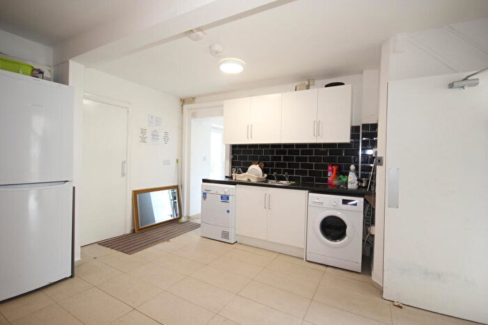 8 Bedroom House To Rent In Fern Hill Road, Cowley, OX4