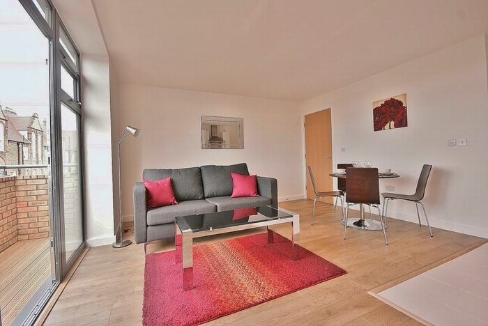 1 Bedroom Flat To Rent In Oldridge Road, Balham, SW12