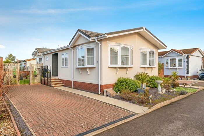 2 Bedroom Park Home For Sale In Appletree Close, Attleborough, NR17