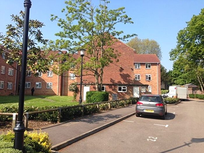 2 Bedroom Flat To Rent In Queens Walk, Ealing, W5