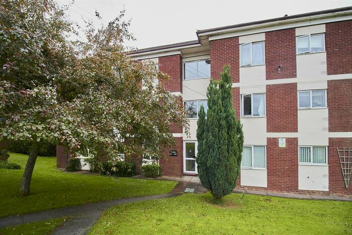 2 Bedroom Flat To Rent In Deveron Court, Hinckley, Leicestershire, LE10