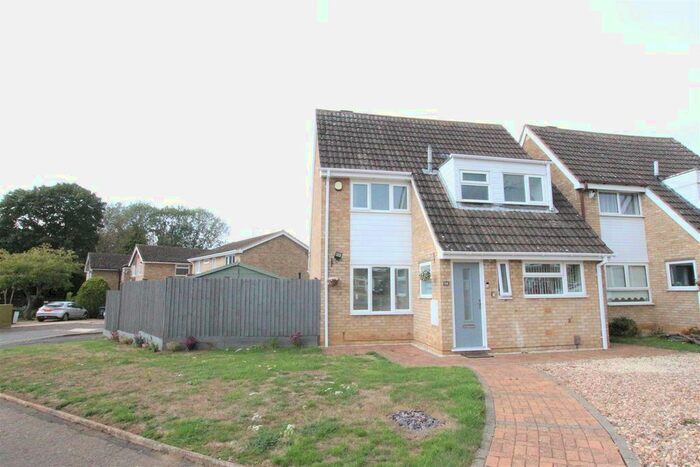 3 Bedroom Property To Rent In Dulverton Road, Abington, Northampton, NN3