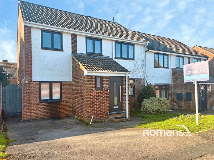 4 Bedroom Semi-Detached House For Sale In Betjeman Walk, Yateley, Hampshire, GU46