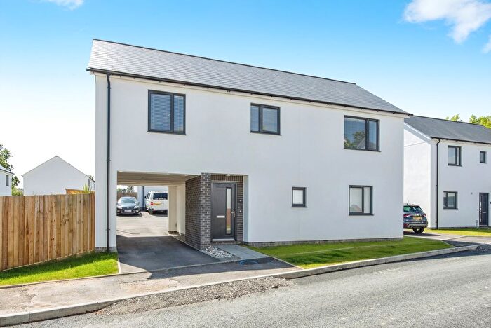 2 Bedroom Flat For Sale In Cuddra Road, St. Austell, Cornwall, PL25