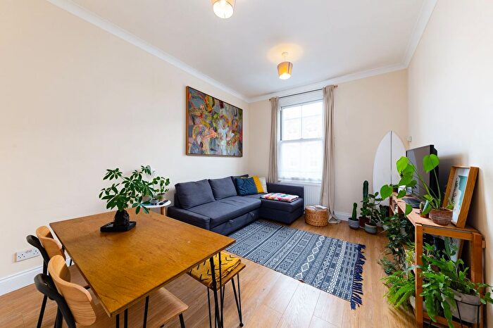 1 Bedroom Flat To Rent In Blackstock Road, London, N5