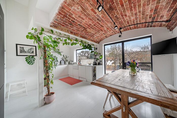 4 Bedroom Detached House For Sale In Addison Road, Guildford, GU1