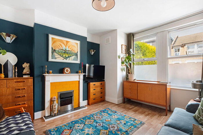 2 Bedroom Maisonette For Sale In Sangley Road, Catford, SE6