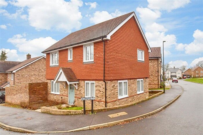 3 Bedroom Detached House For Sale In Barnfield, Billingshurst, West Sussex, RH14