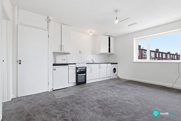 2 Bedroom Flat For Sale In Gleadless Mount, Sheffield, S12