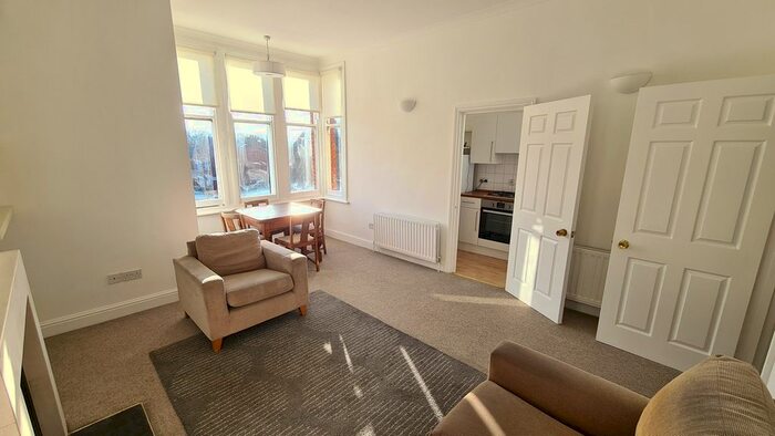 2 Bedroom Flat To Rent In Baronsmere Road, East Finchley, N2