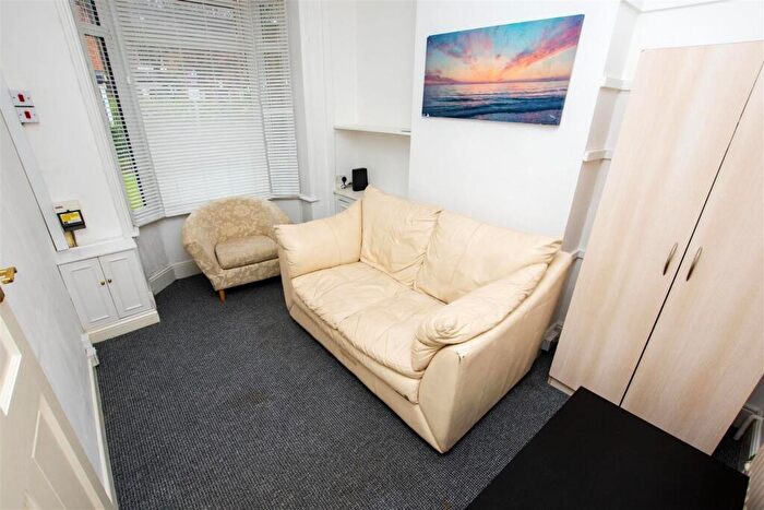 3 Bedroom Apartment To Rent In Boldmere Terrace, Katie Road, Birmingham, West Midlands, B29