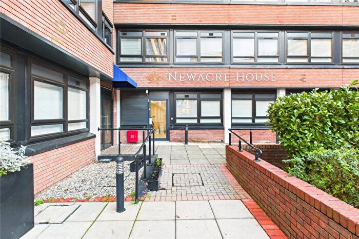 Apartment To Rent In Wood Street, East Grinstead, West Sussex, RH19