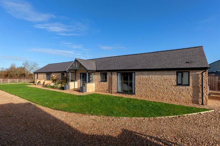 4 Bedroom Detached Bungalow For Sale In Cricklade |, SN6