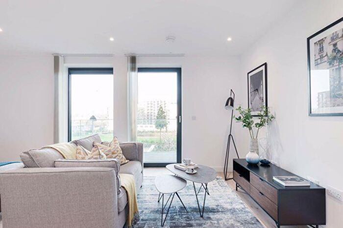 Flat To Rent In Caravel House, Treacle Works, E16
