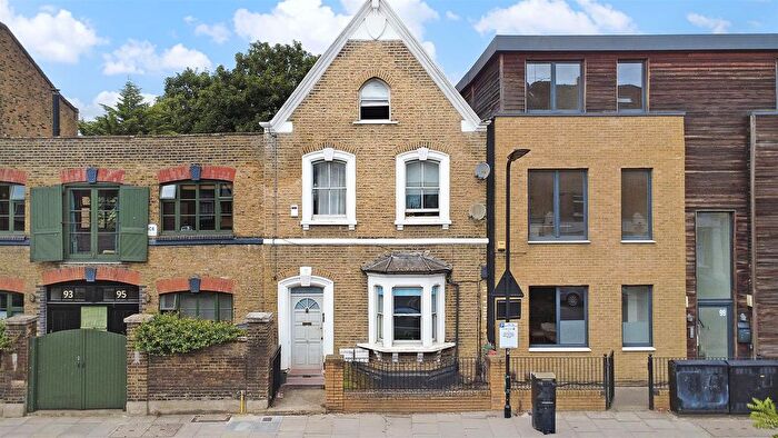 2 Bedroom Flat To Rent In Clarence Road, Hackney, E5