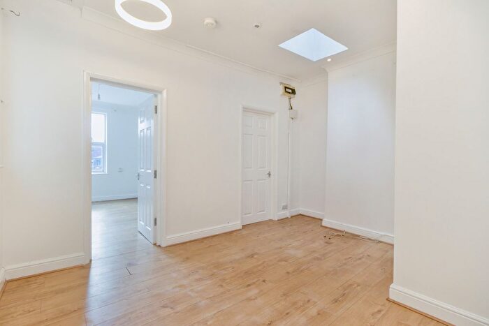 2 Bedroom Flat To Rent In Broadway, Bexleyheath, DA6