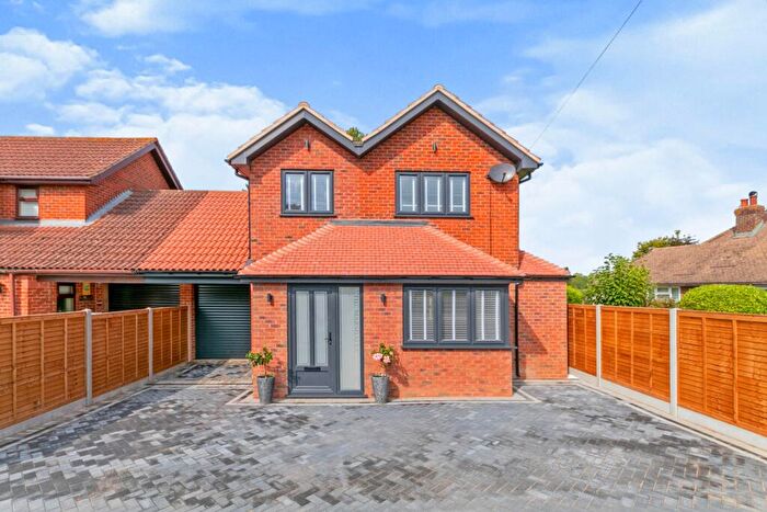 4 Bedroom Link Detached House For Sale In Leeds Road, Langley, Maidstone, ME17