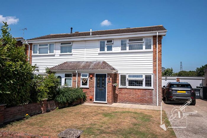 3 Bedroom House For Sale In The Drove Way, Istead Rise, Gravesend, DA13