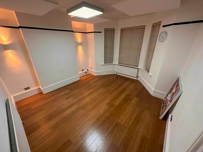 1 Bedroom Flat To Rent In The Avenue, Derby, DE1