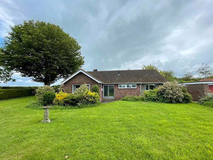 4 Bedroom Detached Bungalow For Sale In Chapel Lane, South Cockerington, Louth, LN11
