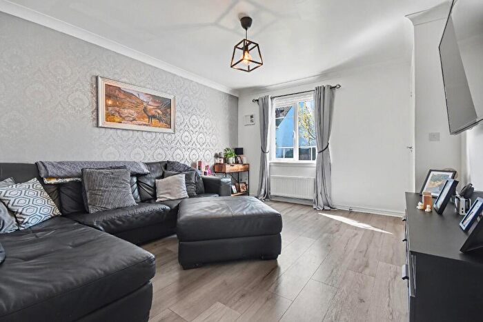 3 Bedroom Terraced House For Sale In Scott Way, Inverclyde, Greenock, PA15