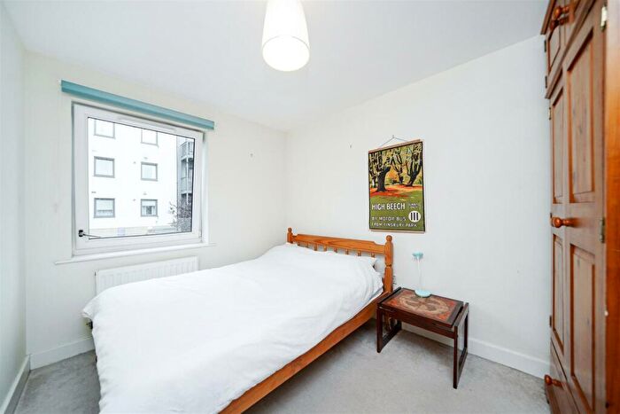 2 Bedroom Apartment To Rent In Shingly Place, The Ridgeway, Chingford, E4