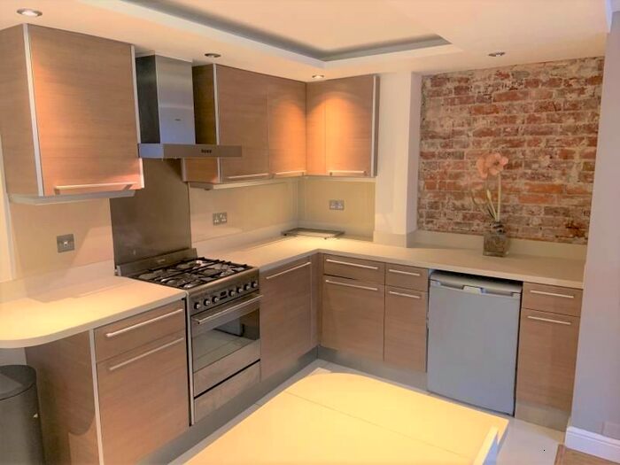 2 Bedroom Flat To Rent In Epsom Road, Guildford, GU1