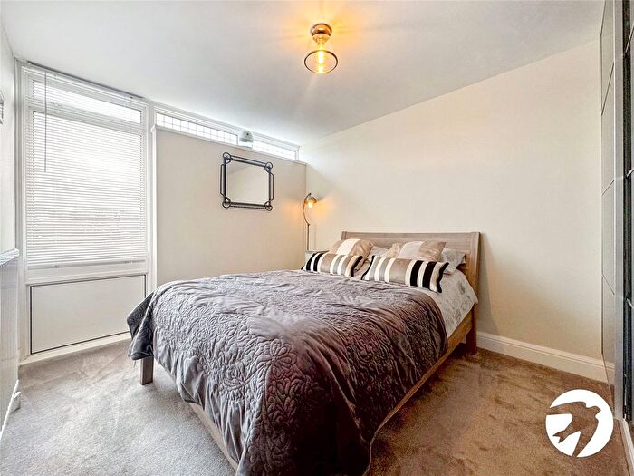 3 Bedroom Bungalow For Sale In Longfield Place, Maidstone, Kent, ME15