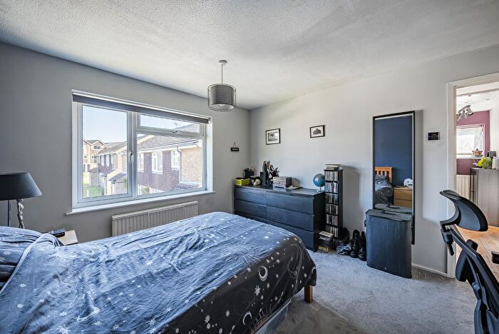 2 Bedroom Flat For Sale In Eagles, Faringdon, Oxfordshire, SN7