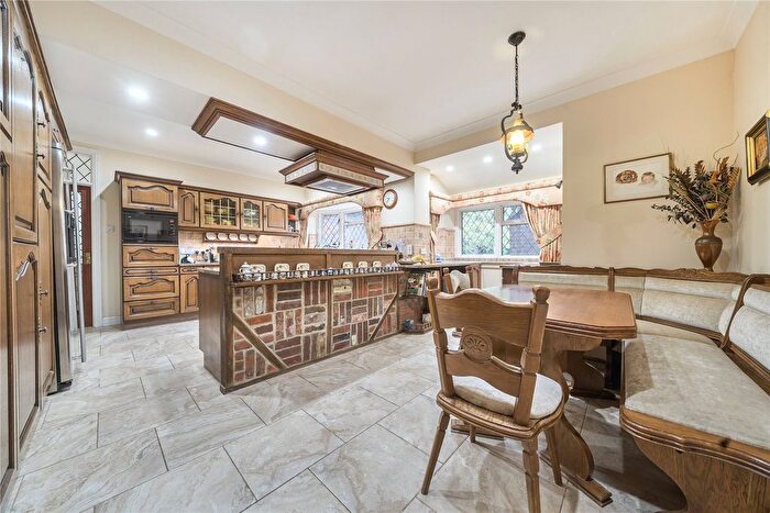 6 Bedroom Detached House For Sale In Links Lane, Rowlands Castle, PO9