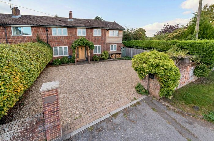 4 Bedroom Semi-Detached House For Sale In Ryebridge Lane, Upper Froyle, Hampshire, GU34