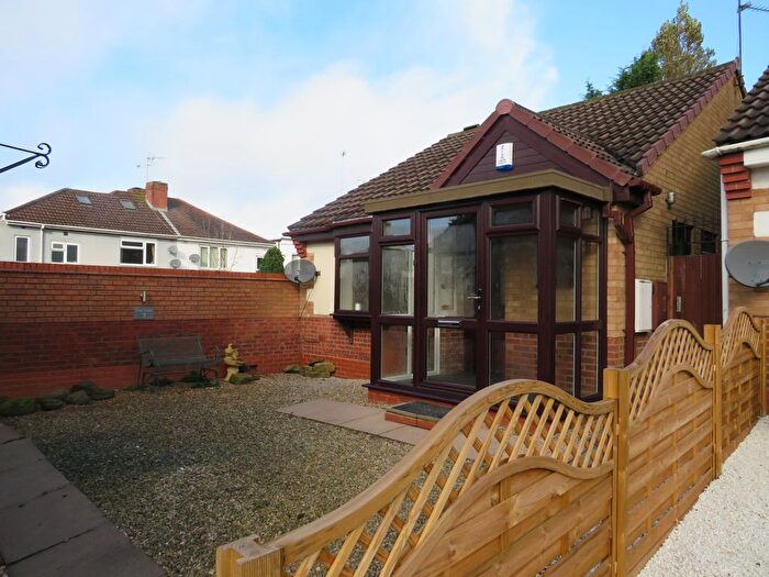 2 Bedroom Bungalow To Rent In Johnsons Grove, Oldbury, B68