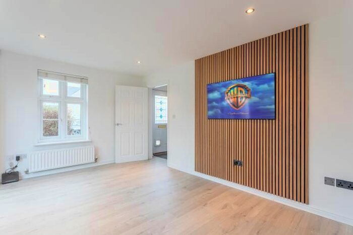 3 Bedroom Detached House To Rent In Burnbrae Walk, Hopefield, Bonnyrigg, EH19