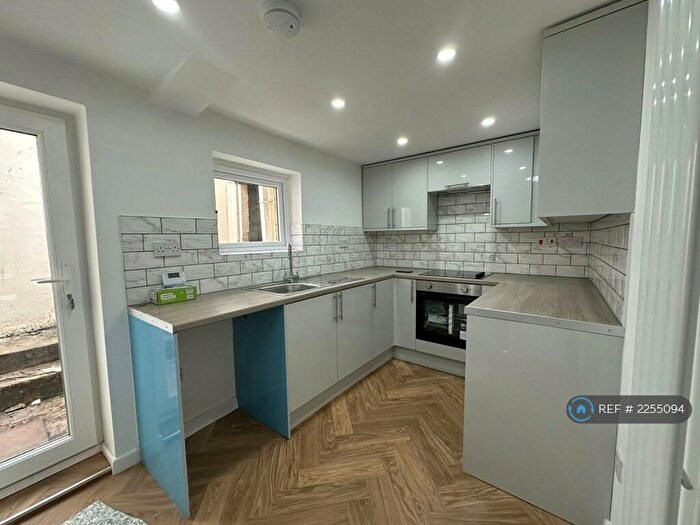 3 Bedroom Terraced House To Rent In Fox Street, Treharris, CF46