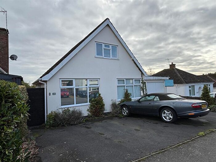 4 Bedroom Detached Bungalow For Sale In Woodbank Road, Groby, Leicester, LE6