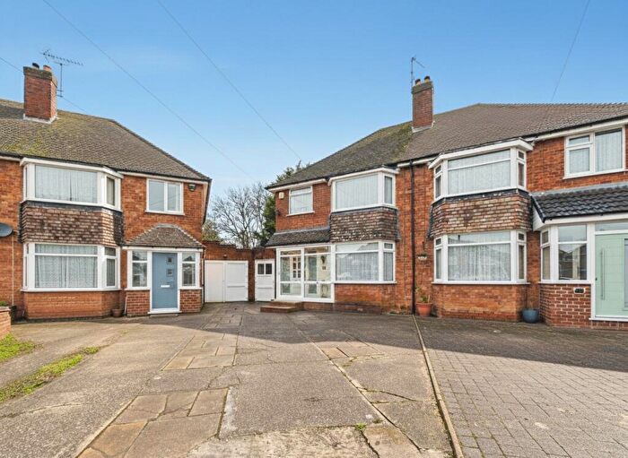 3 Bedroom Semi Detached House For Sale In Gleneagles Drive, Great Barr, Birmingham, B43
