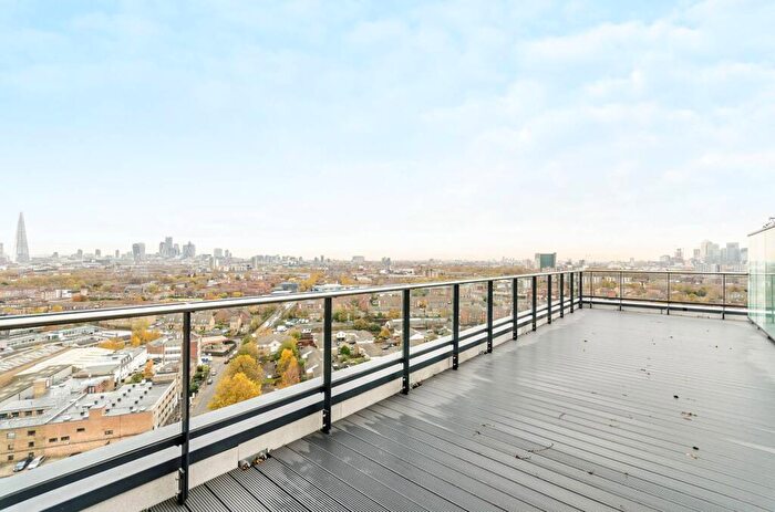 2 Bedroom Flat To Rent In Rotherhithe New Road, Bermondsey, London, SE16