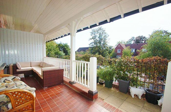 2 Bedroom Flat To Rent In Elvaston, Rectory Avenue, High Wycombe, HP13