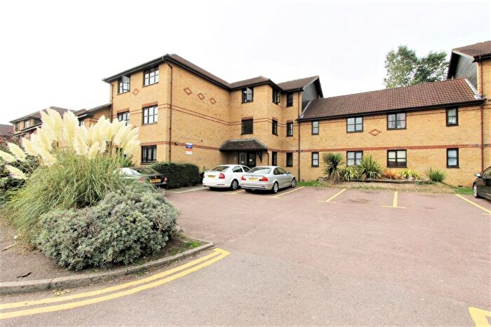 1 Bedroom Flat To Rent In Hickory Close, London, N9