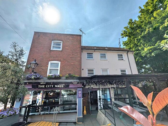 2 Bedroom Flat To Rent In High Street, Rochester, ME1