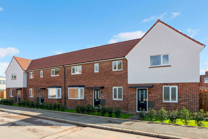 2 Bedroom End Of Terrace House For Sale In Cavalry Crescent, Windsor, SL4