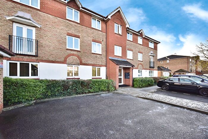 2 Bedroom Flat For Sale In Bodiam Court, Maidstone, ME16
