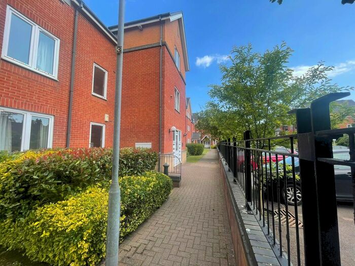 2 Bedroom Apartment To Rent In Corvette Court, Cardiff Bay, CF10